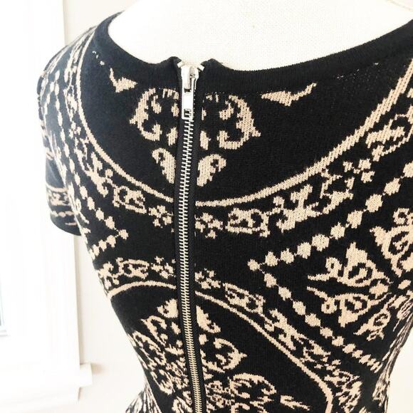 Romeo + Juliet Couture Damask Knit Dress - Picture 6 of 7